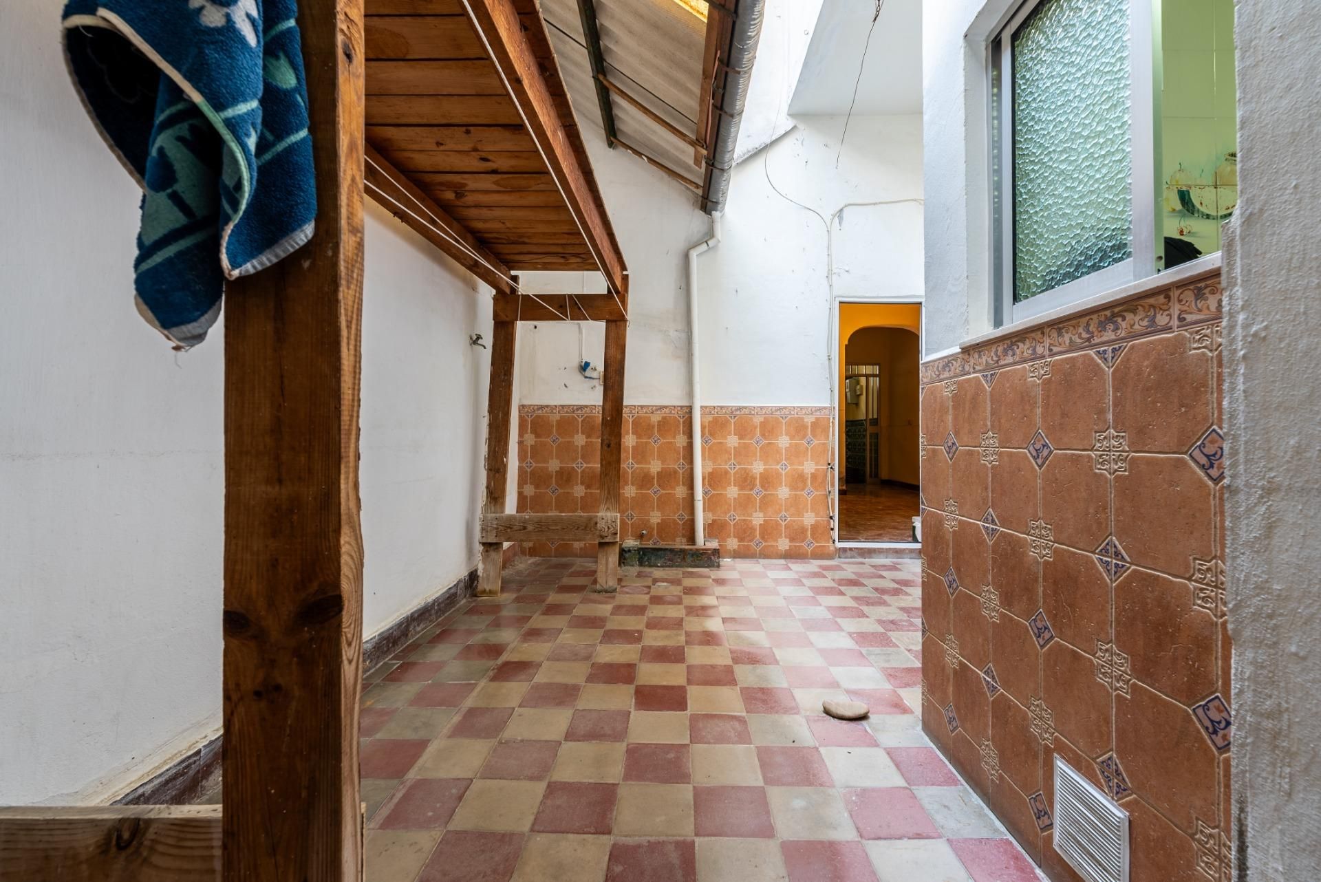 House or chalet for sale in  Sevilla Capital  with Air Conditioner and Balcony