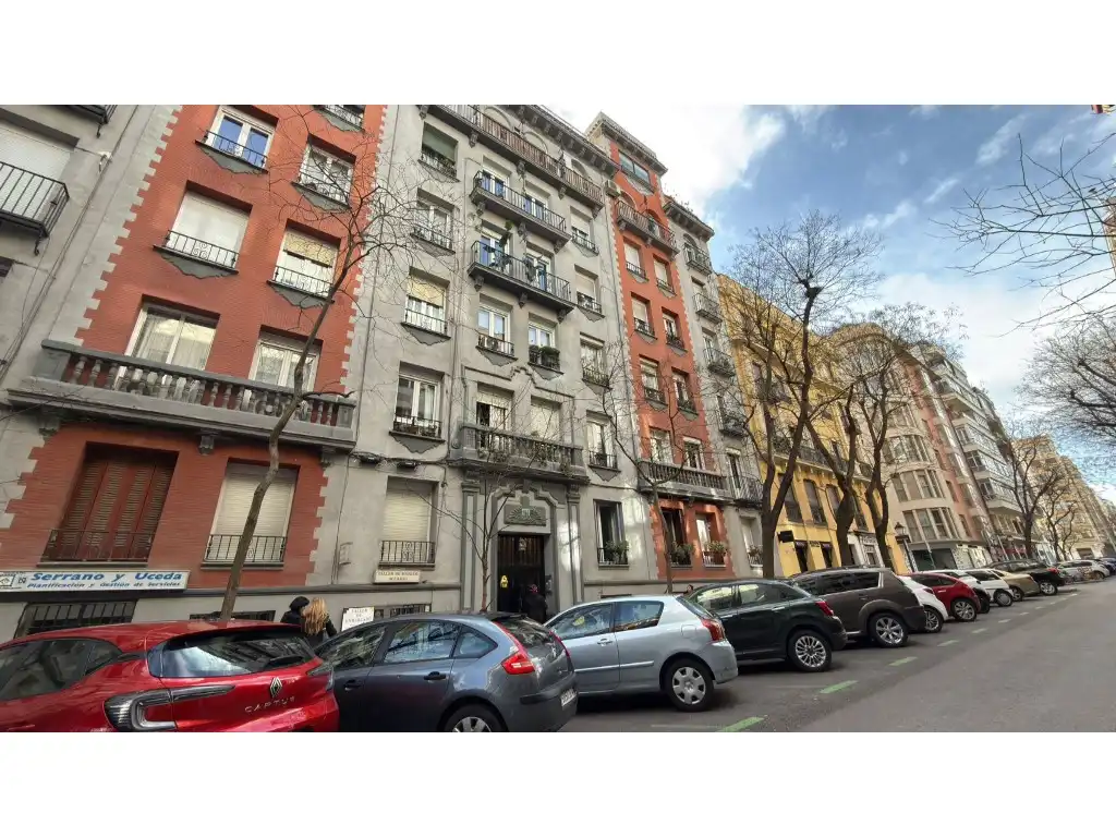 Vista exterior de Piso de alquiler en Madrid con Aire acondicionado, Calefacción y Horno