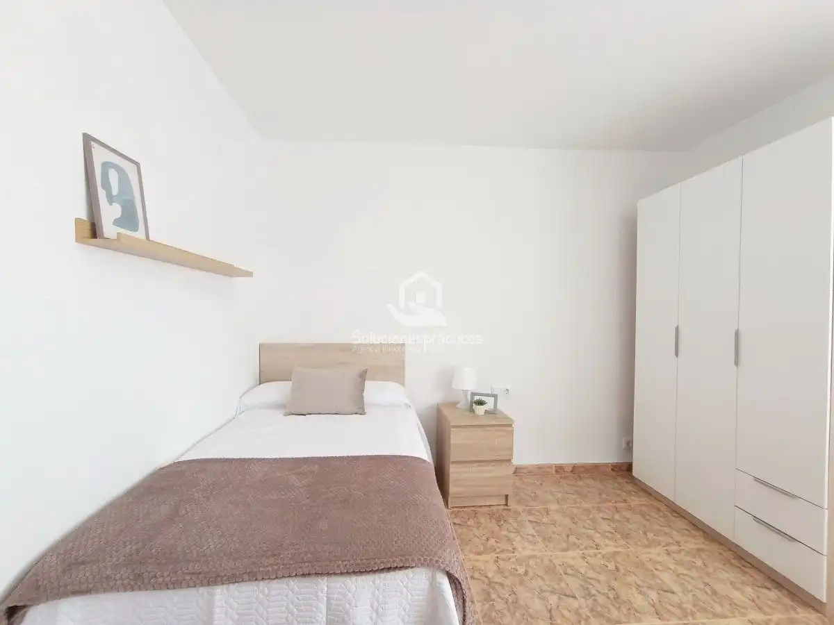 Schlafzimmer von Wohnung zur Miete in Martos mit Klimaanlage, Heizung und Terrasse