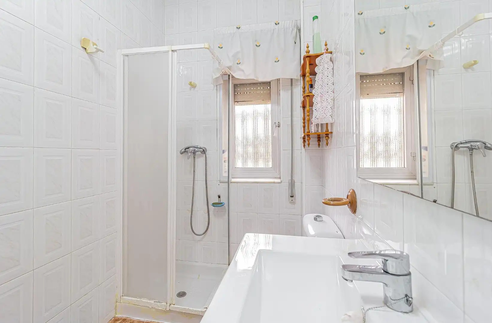 Badezimmer von Einfamilien-Reihenhaus zum Verkauf in Cartagena mit Privatgarten, Abstellraum und Balkon