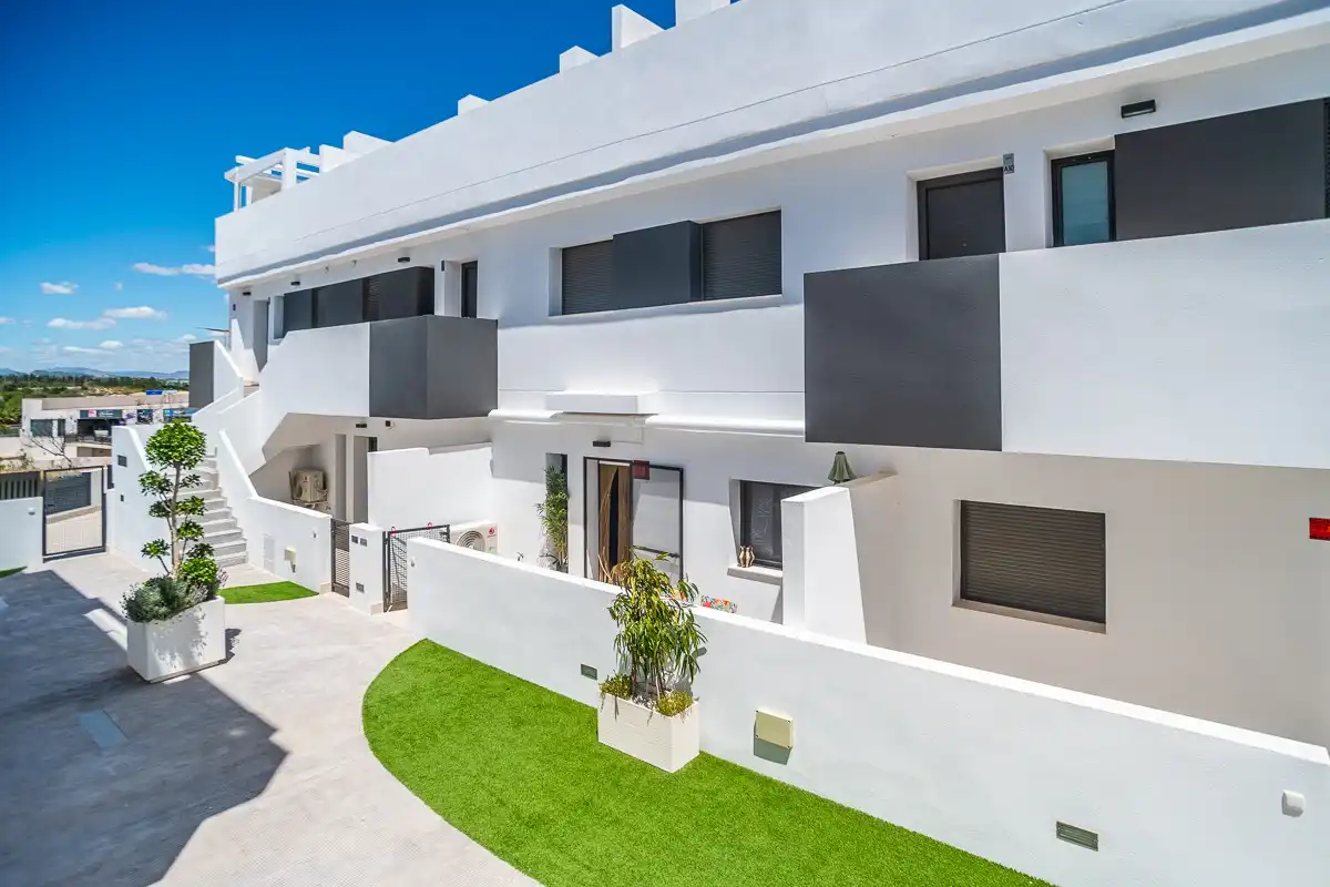 Piso con terraza en venta en Los Balcones - Los Altos, imagen 4