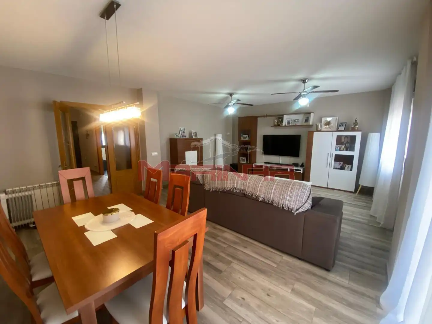 Sala d'estar de Casa adosada en venda en Seseña amb Calefacció, Jardí privat i Terrassa