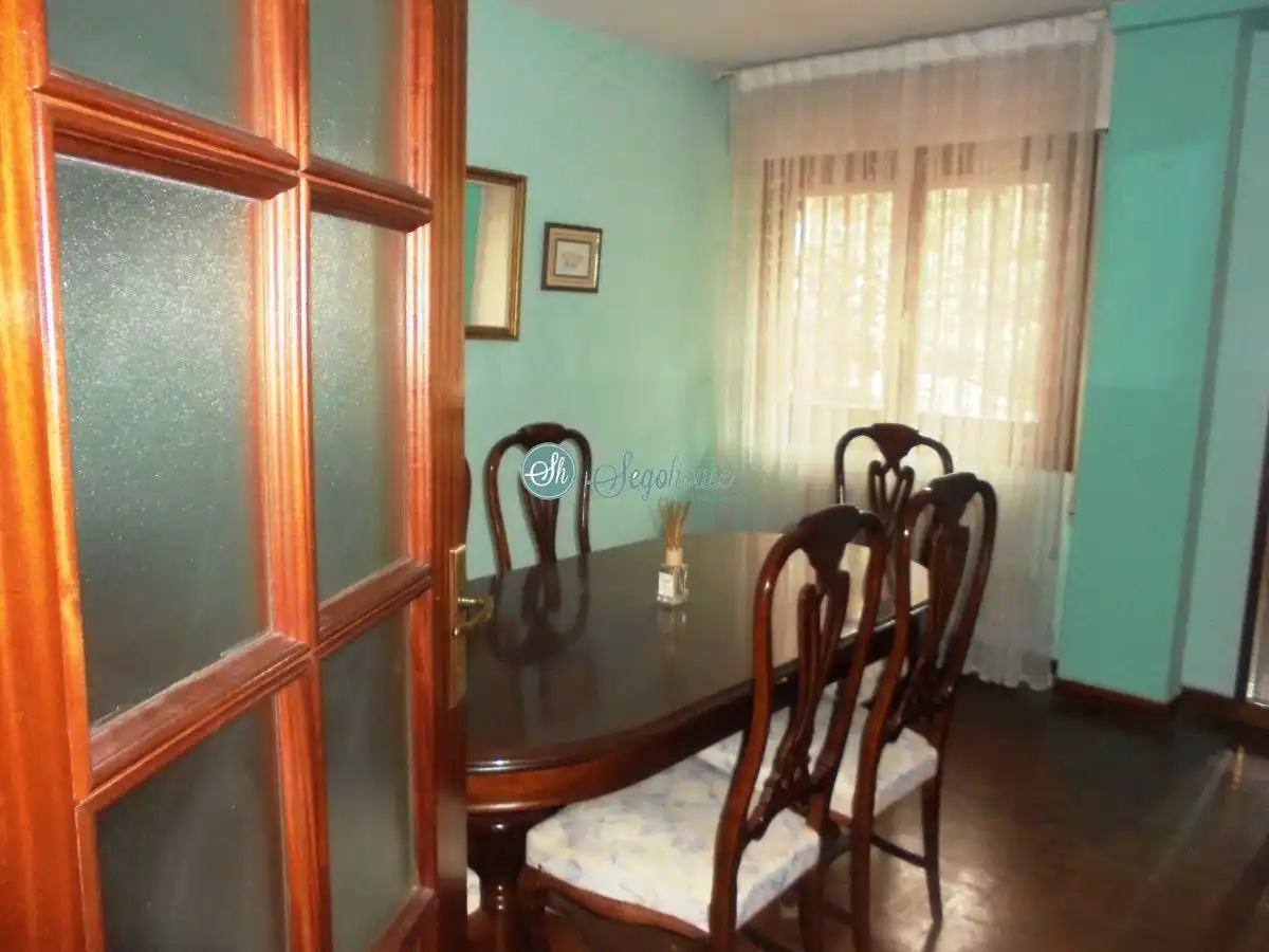 Comedor de Piso en venta en Segovia con Calefacción, Parquet y Trastero