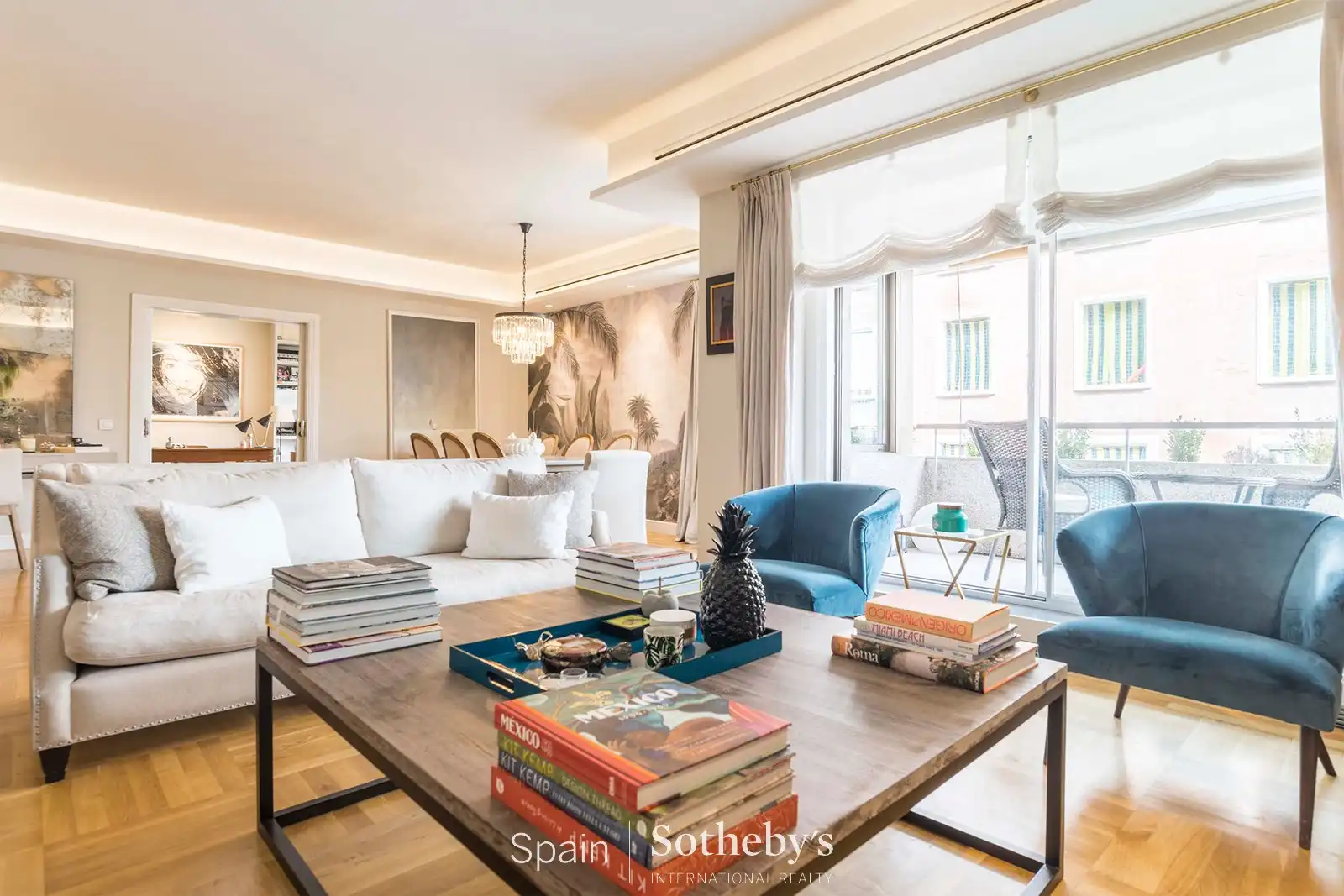 Sala d'estar de Apartament en venda en Madrid amb Aire condicionat, Calefacció i Terrassa