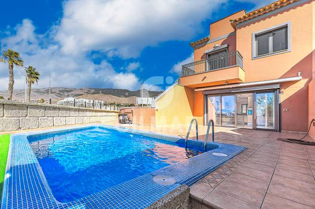 Casa adosada en Venta en Playa del Duque