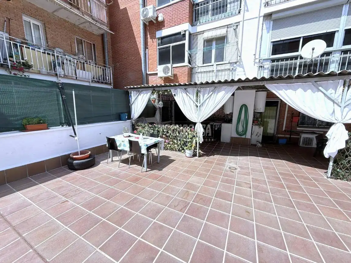 Terraza de Piso en venta en  Madrid Capital con Calefacción y Terraza