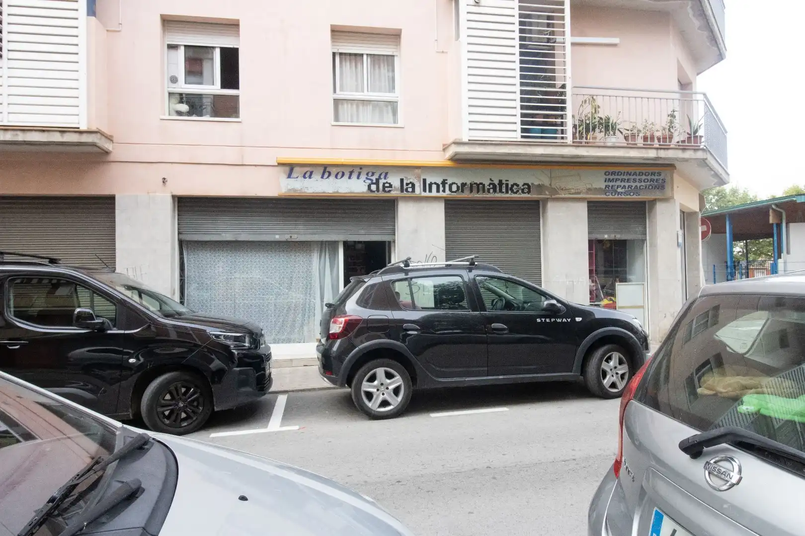 Aparcament de Local en venda en Roses