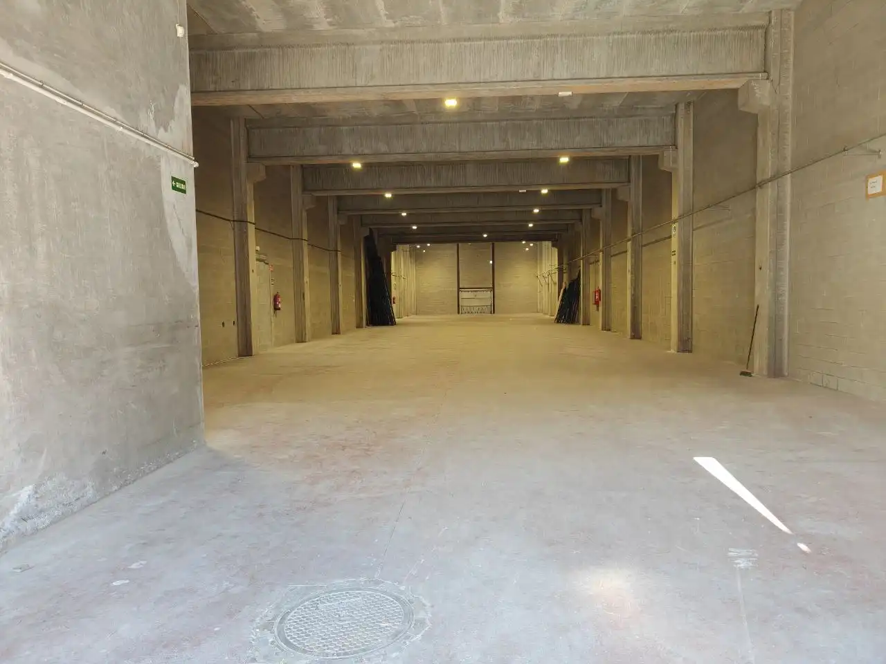 Fabrikhallen zur Miete in Sant Feliu de Llobregat