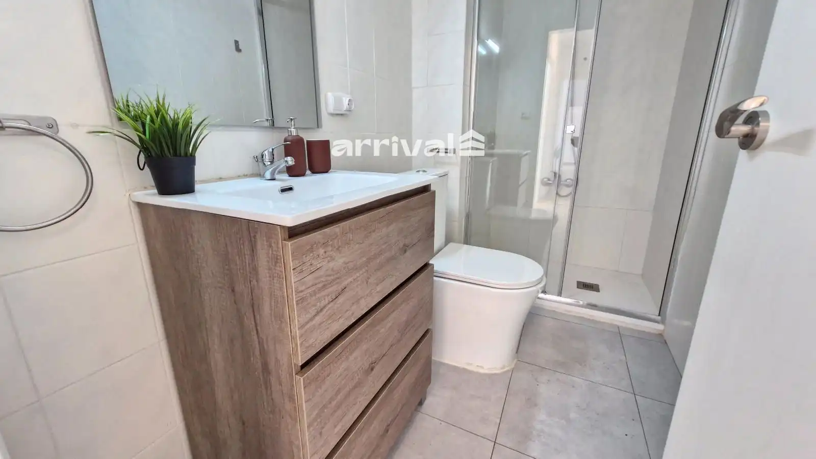 Baño de Piso en venta en Alfafar con Aire acondicionado, Terraza y Balcón