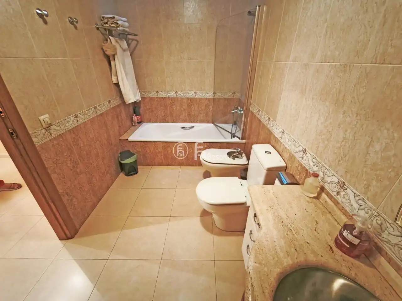 Casa aparellada amb jardí en venda a Avenida Lluís Companys, imagen 17