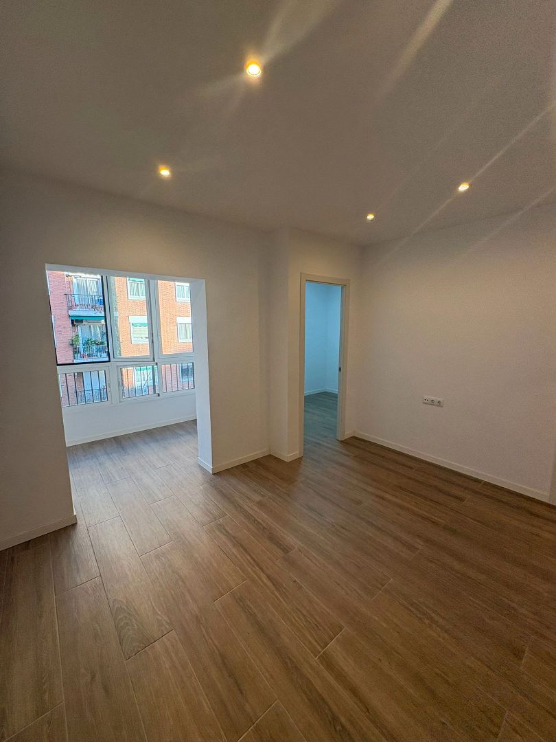 Flat for sale in  Barcelona Capital  with Air Conditioner, Heating and Oven