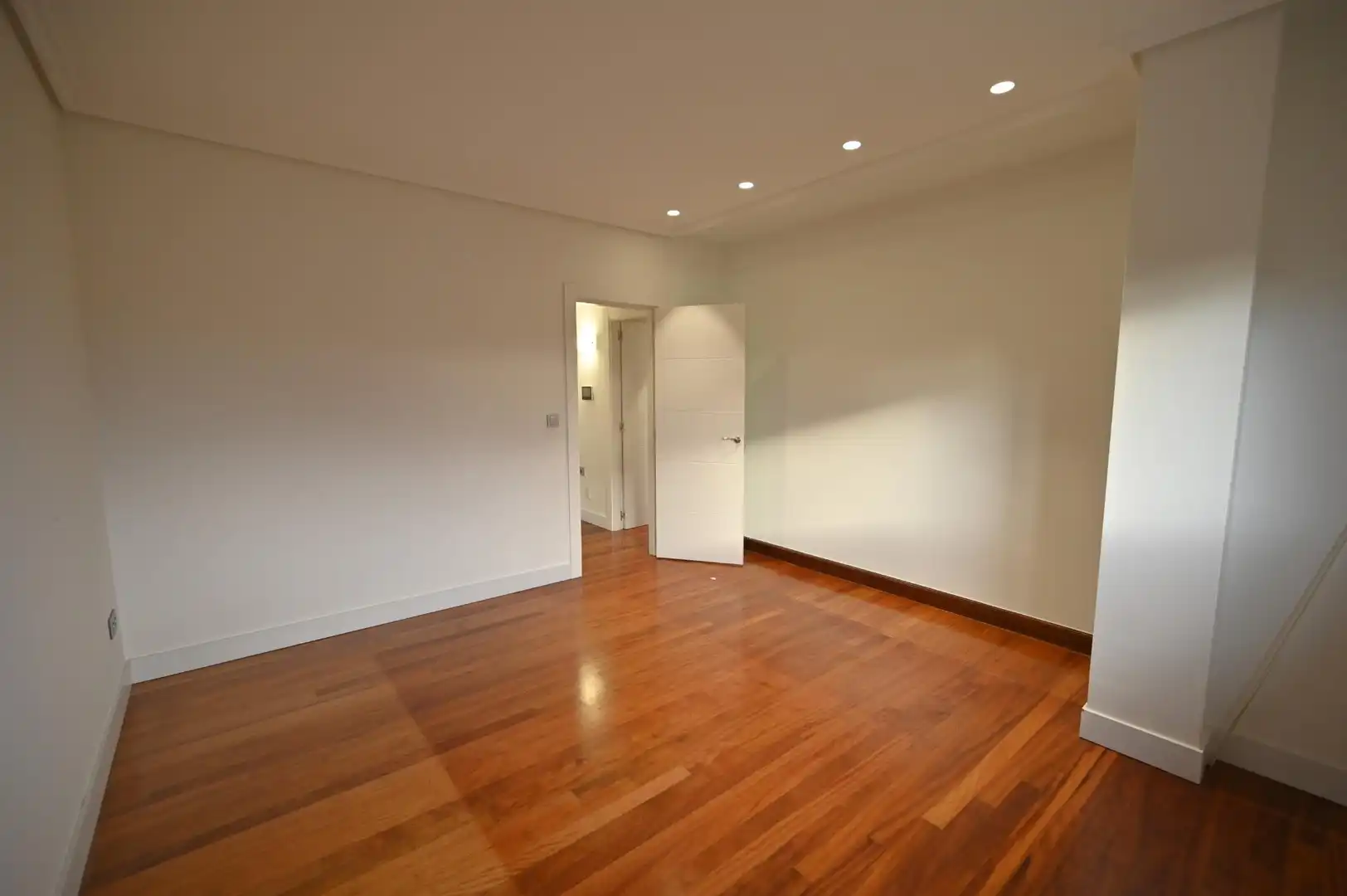 Casa adosada en venta en Loiu con Aire acondicionado, Calefacción y Jardín privado
