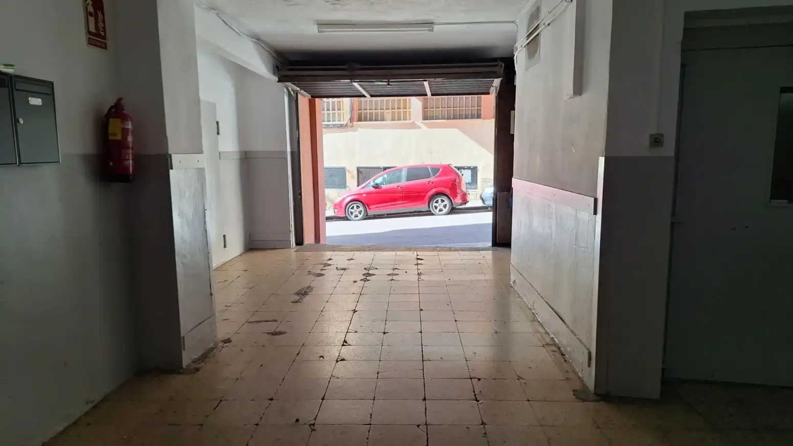 Aparcament de Local en venda en Mataró