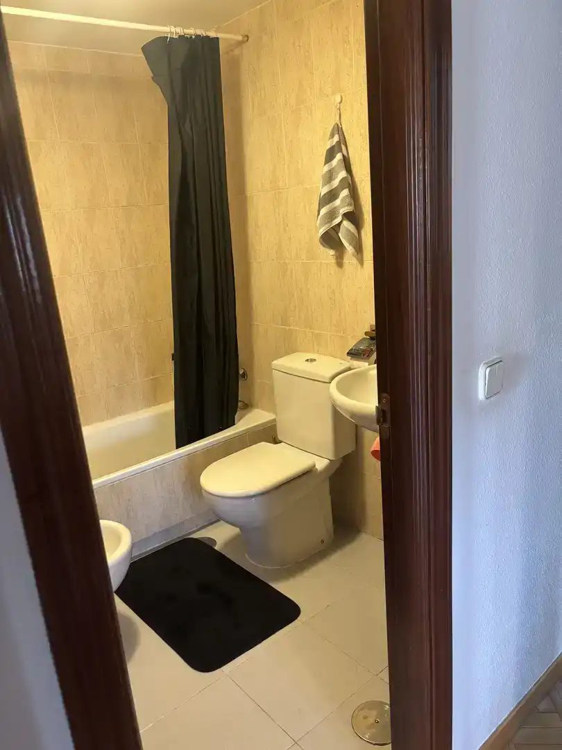 Bathroom of Flat for share in Las Rozas de Madrid  with Parquet flooring, Swimming Pool and Furnished