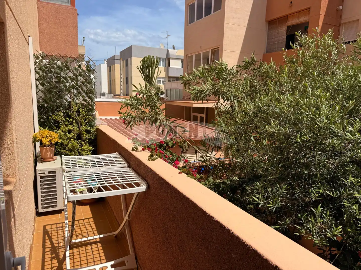 Terrasse von Erdgeschoss zum Verkauf in Santa Eulària des Riu mit Klimaanlage, Terrasse und Abstellraum