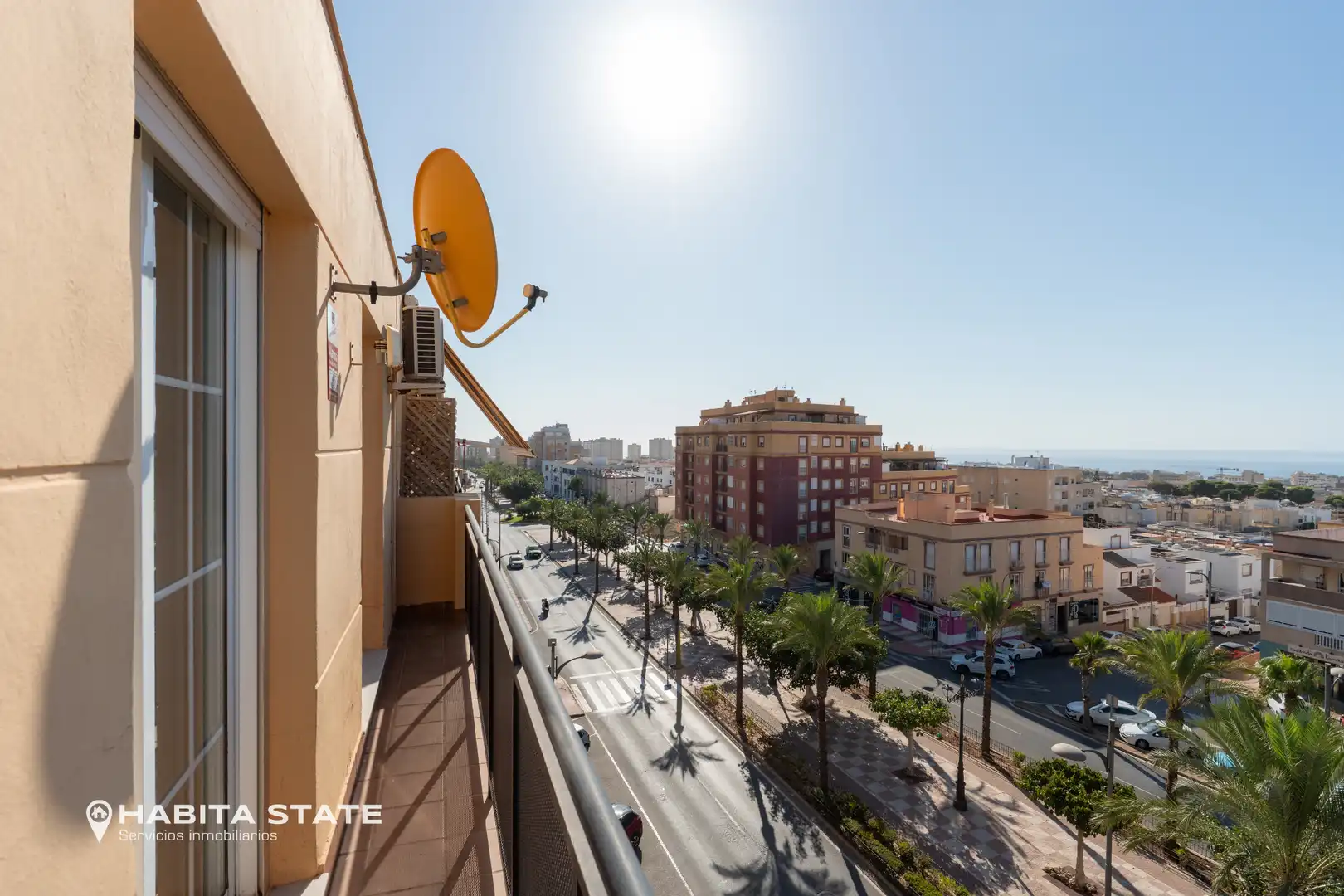 Vista exterior de Piso en venta en Roquetas de Mar con Aire acondicionado, Amueblado y Balcón