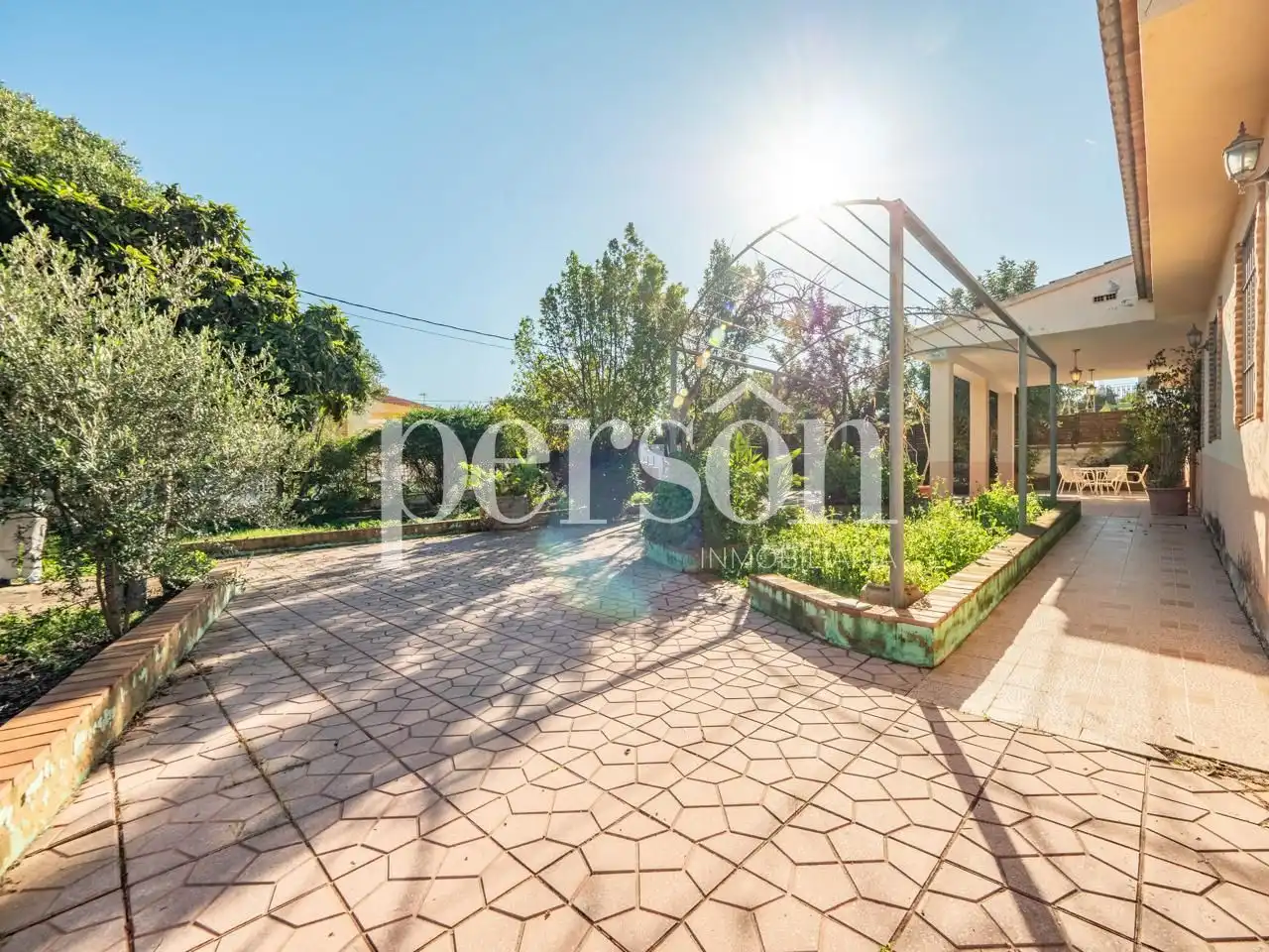 Vista exterior de Casa o chalet en venta en Chiva con Jardín privado, Terraza y Piscina