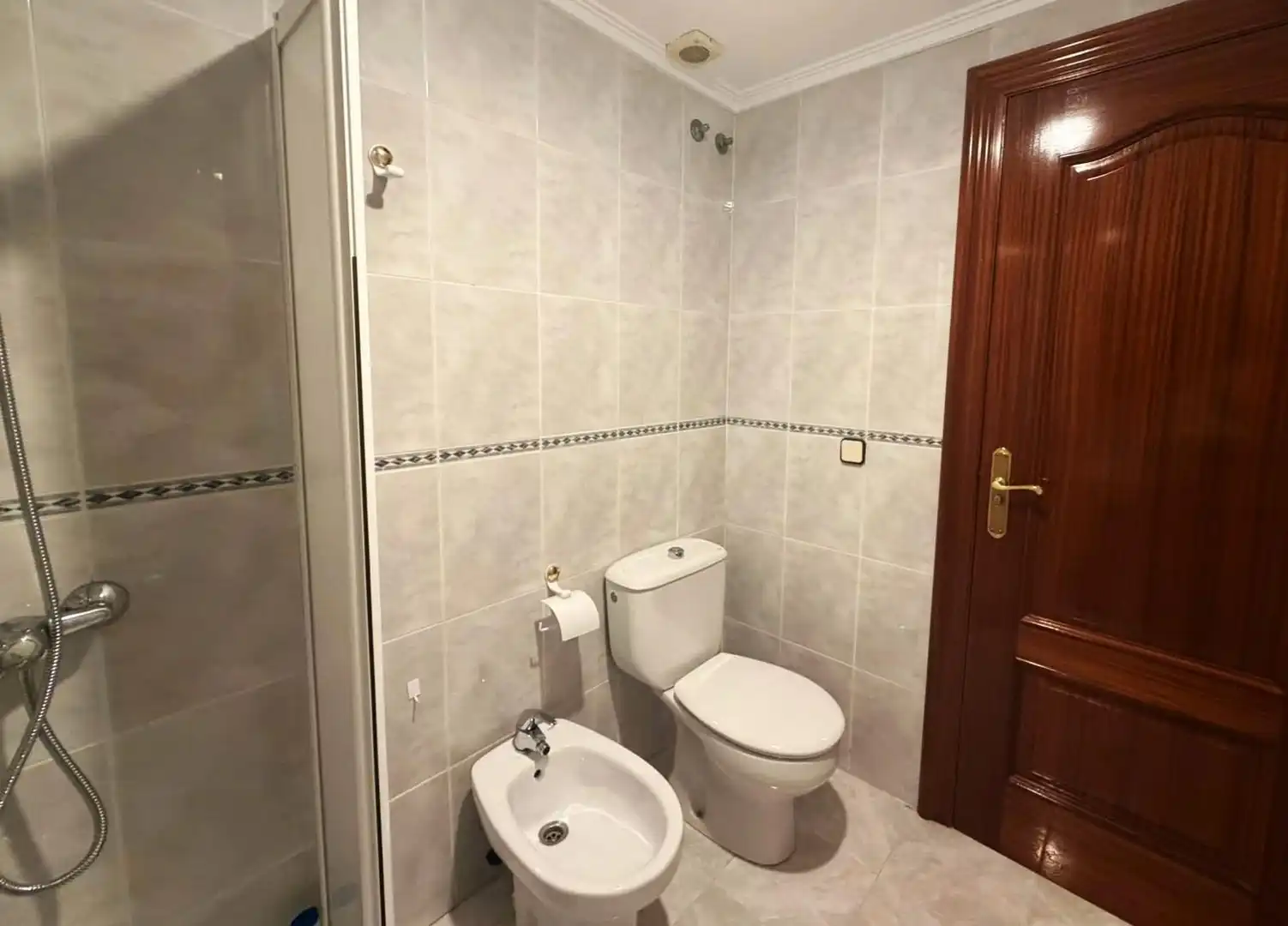 Bathroom of Houses for rent in Rafelbuñol / Rafelbunyol, Valencia