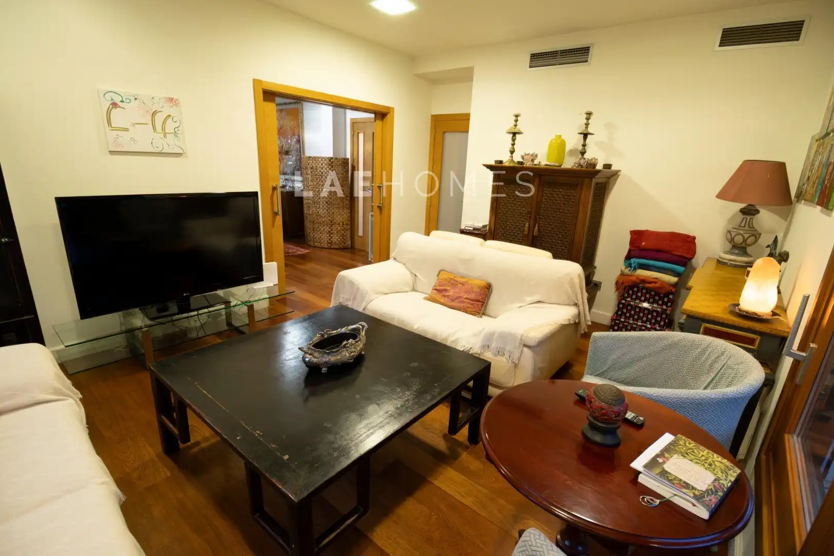 Sala de estar de Casa o chalet en venta en Mairena del Aljarafe con Aire acondicionado, Calefacción y Jardín privado