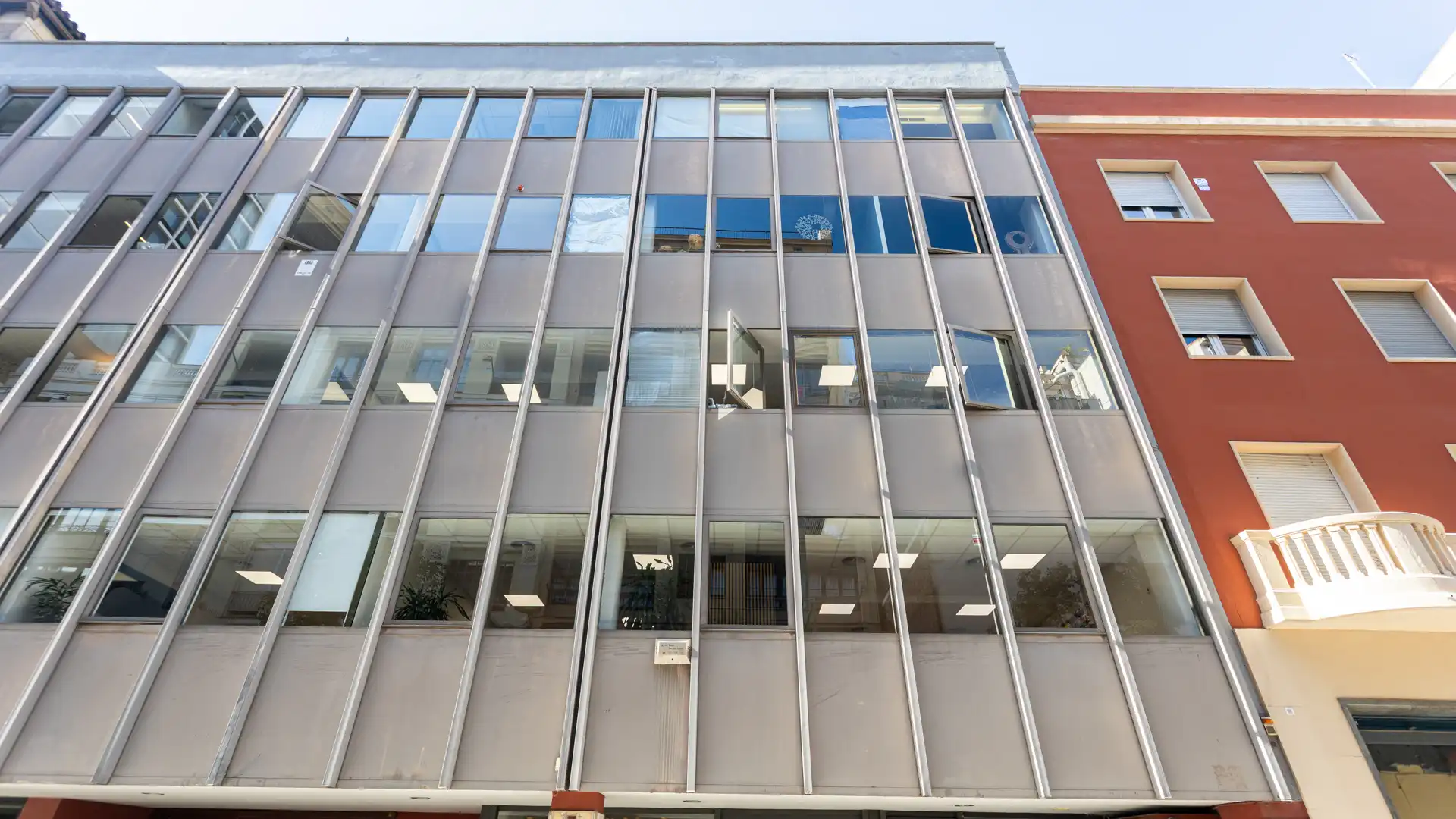 Exterior view of Office for sale in  Barcelona Capital  with Air Conditioner and Heating