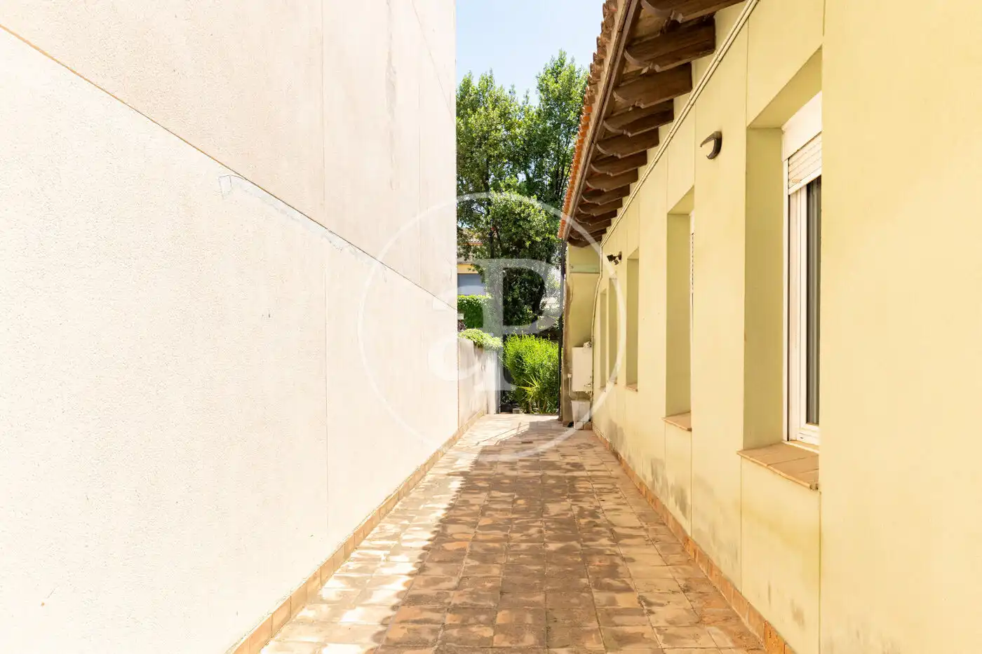 Vista exterior de Casa adosada en venda en Sabadell amb Aire condicionat, Calefacció i Jardí privat