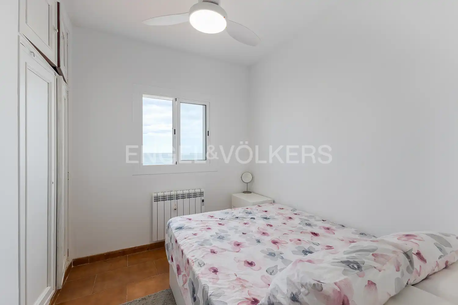 Dormitori de Casa o xalet en venda en Sueca amb Calefacció, Terrassa i Moblat