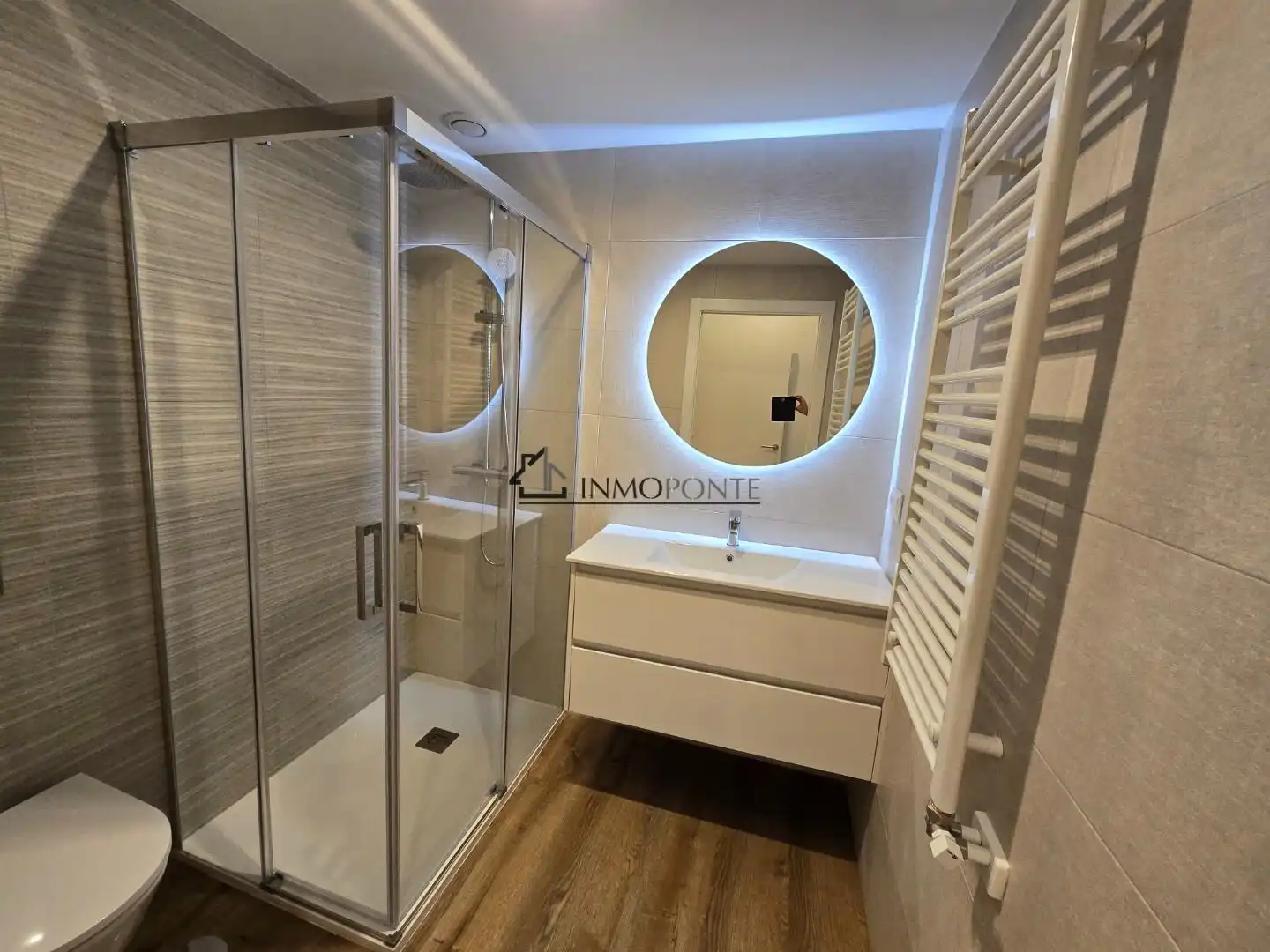 Bathroom of Flat for rent in Pontevedra Capital 