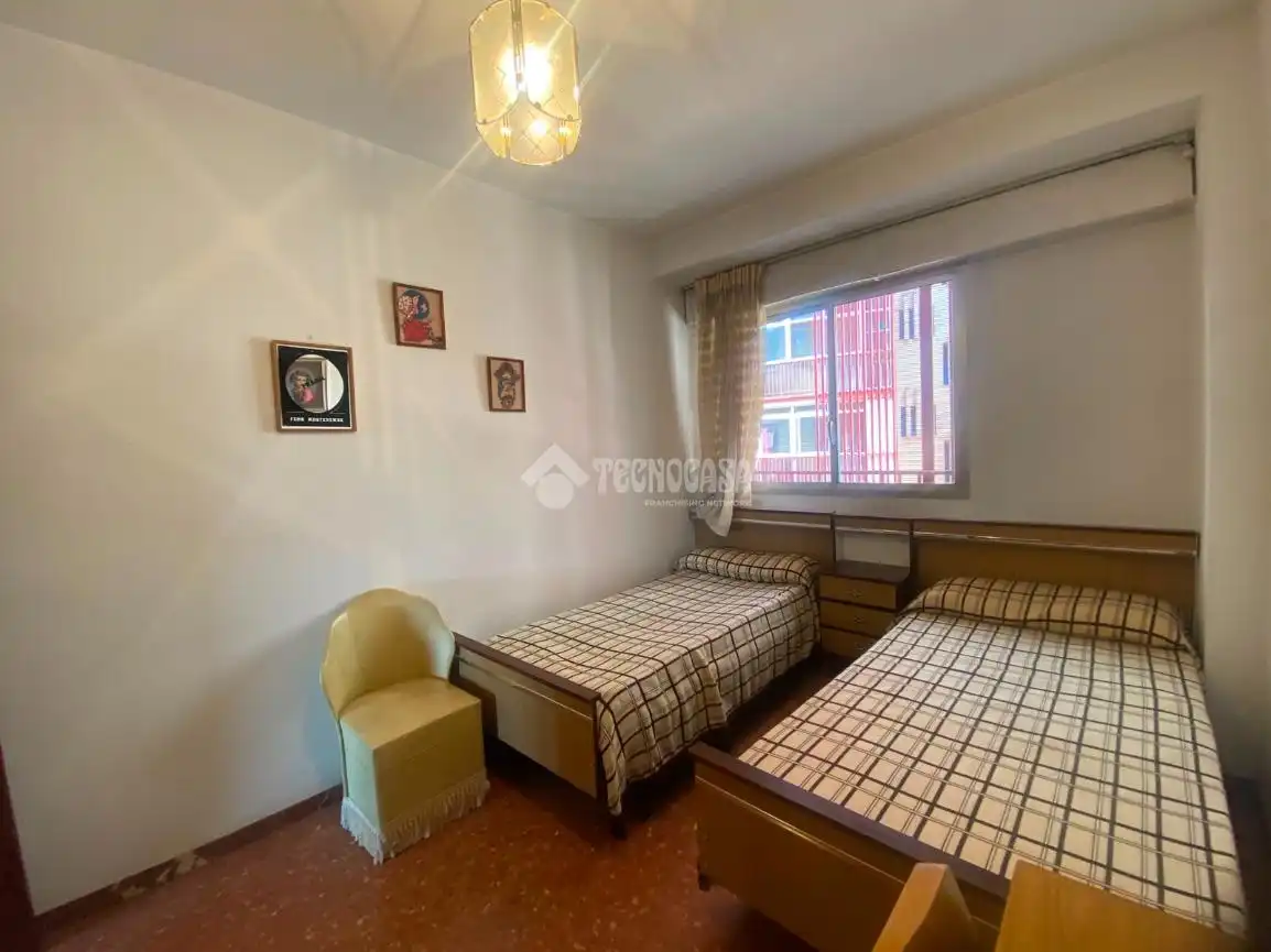Habitación de Piso en venta en Zaragoza con Calefacción, Terraza y Balcón
