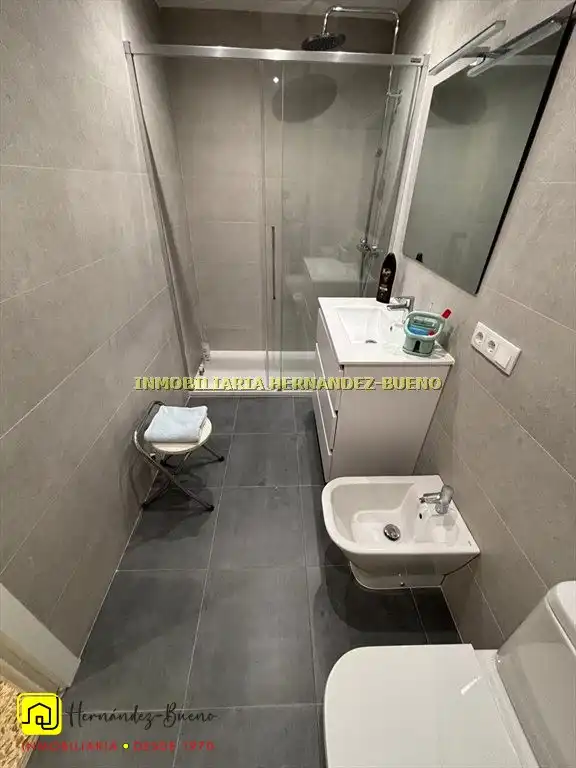 Badezimmer von Wohnung zur Miete in Salamanca mit Heizung, Möbliert und Balkon