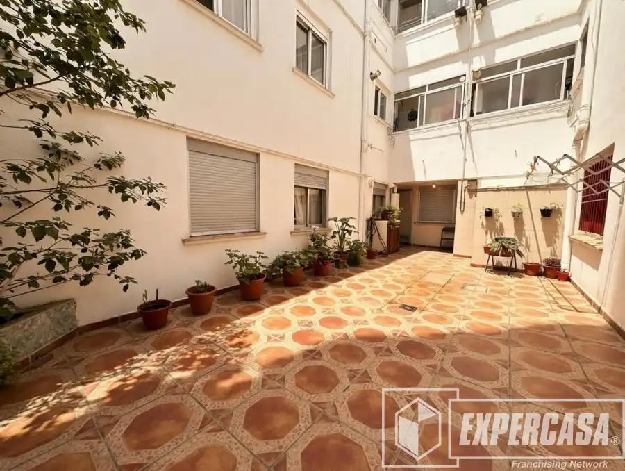 Vista exterior de Pis en venda en Valencia amb Aire condicionat i Terrassa