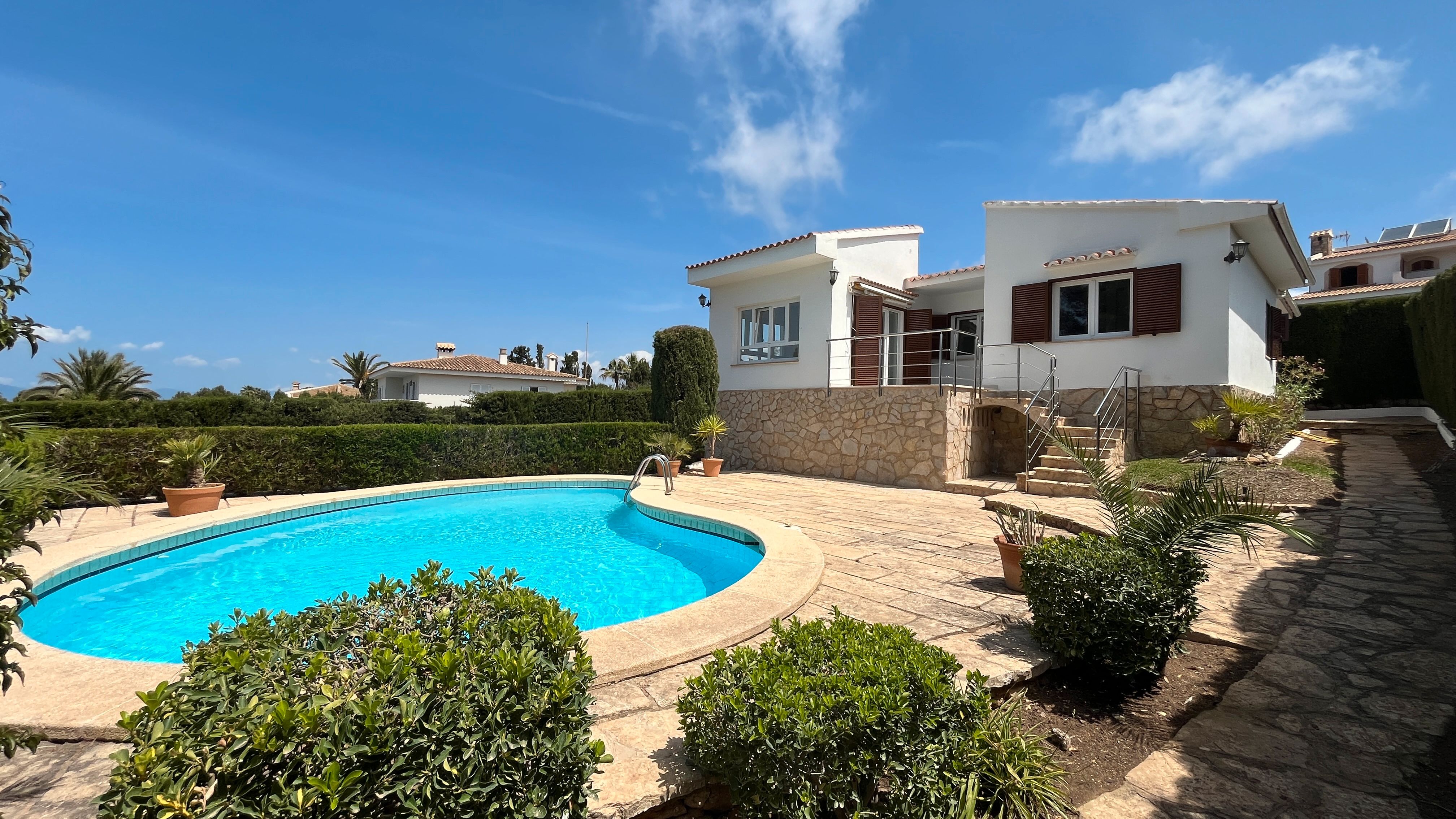 Vista exterior de Casa o xalet de lloguer en Llucmajor amb Aire condicionat i Piscina
