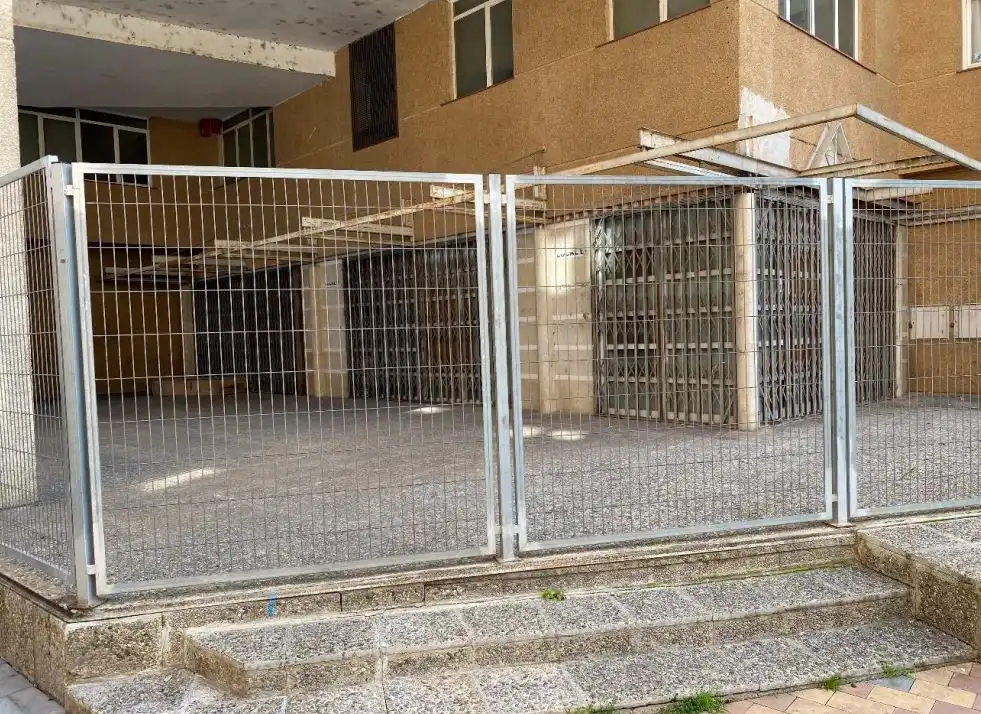 Locale commerciale in vendita a Carrer Maria Sauret 1, imagen 2