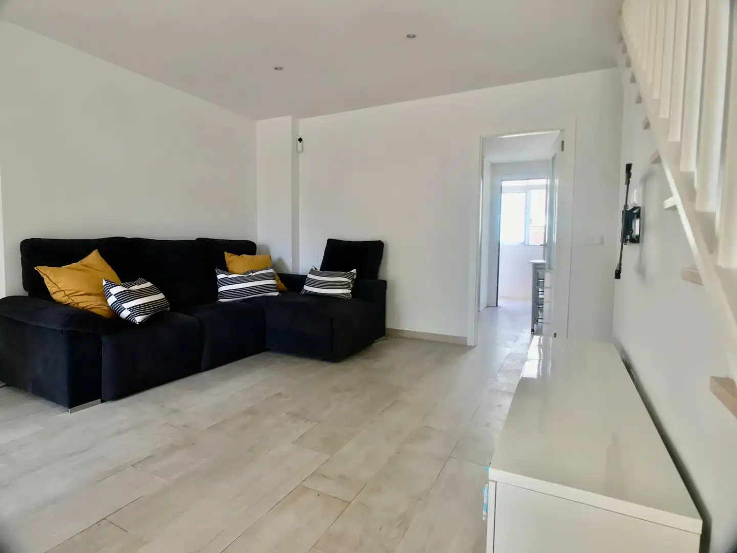 Sala d'estar de Casa adosada de lloguer en Calvià amb Jardí privat, Parquet i Terrassa