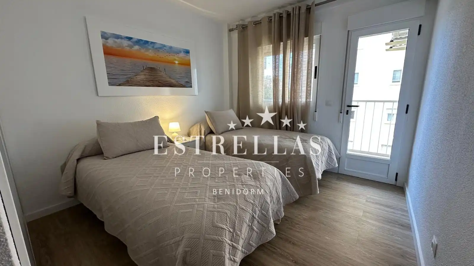 Habitación de Apartamento de alquiler en Benidorm con Calefacción, Jardín privado y Terraza
