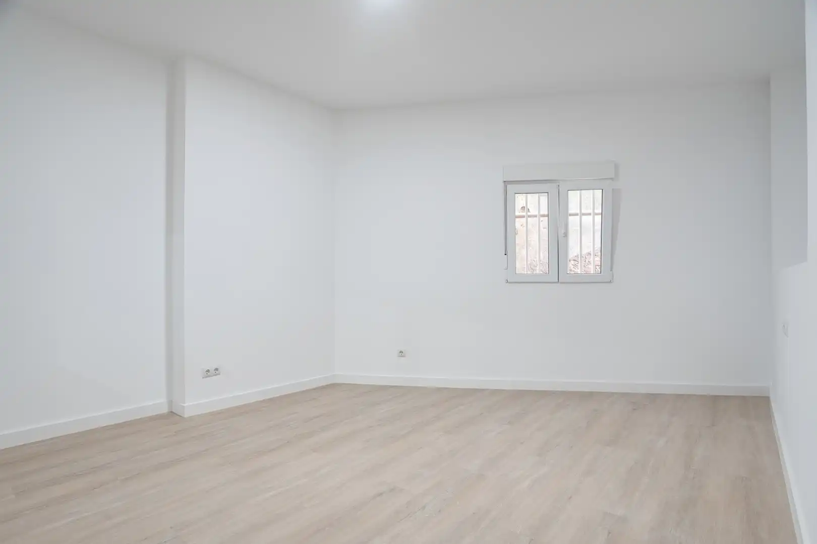 Bedroom of Commercial properties for sale in Granollers