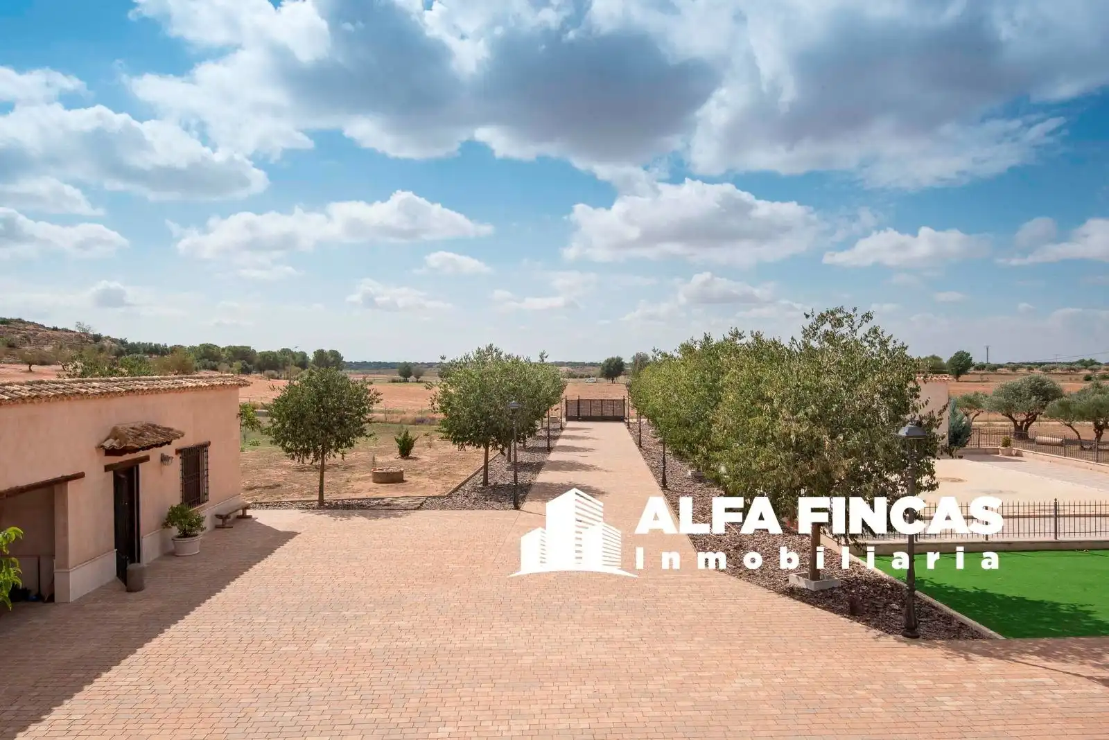 Casa o chalet en venta en Vara de Rey con Calefacción, Terraza y Piscina