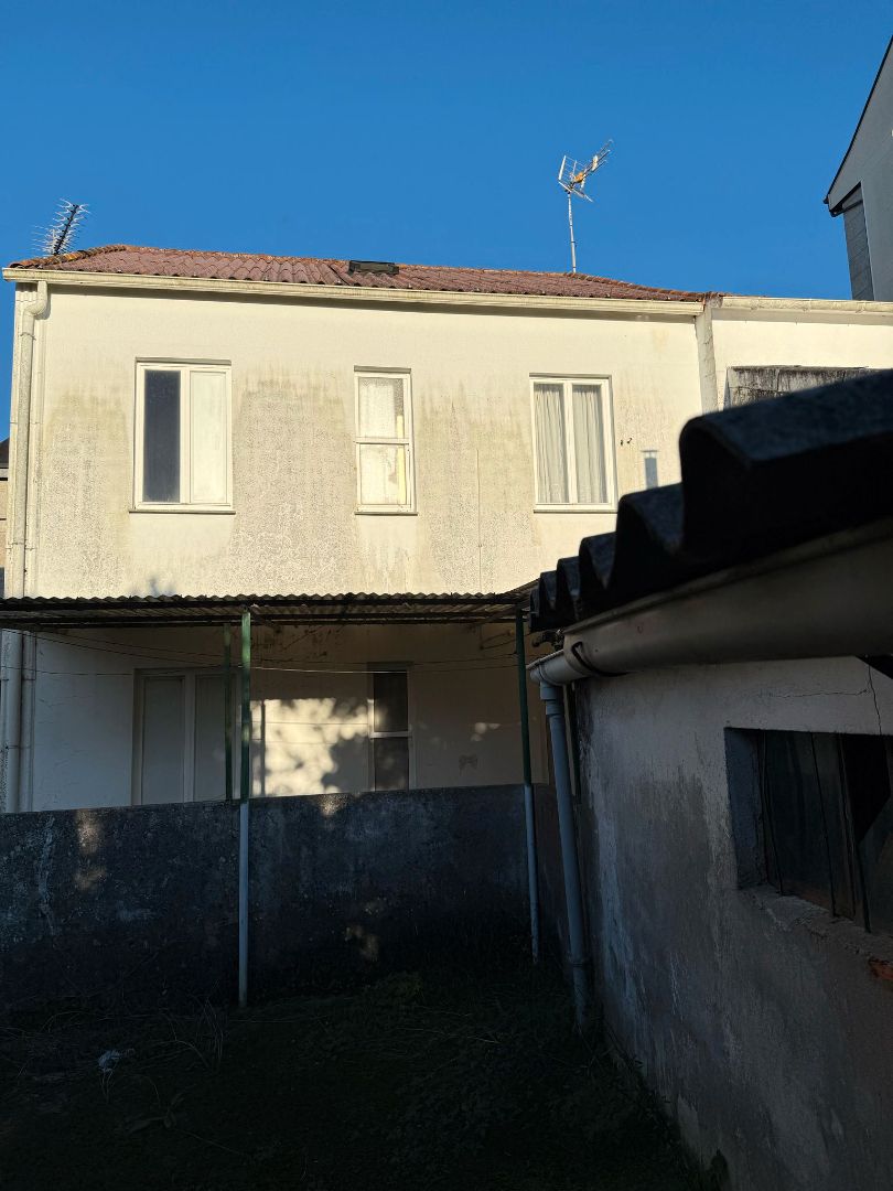 Vista exterior de Casa adosada en venda en Ferrol amb Calefacció i Jardí privat