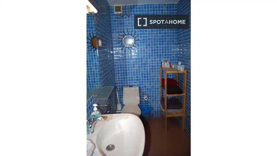 Bathroom of Flat for rent in Barcelona  with Air Conditioner, Heating and Furnished
