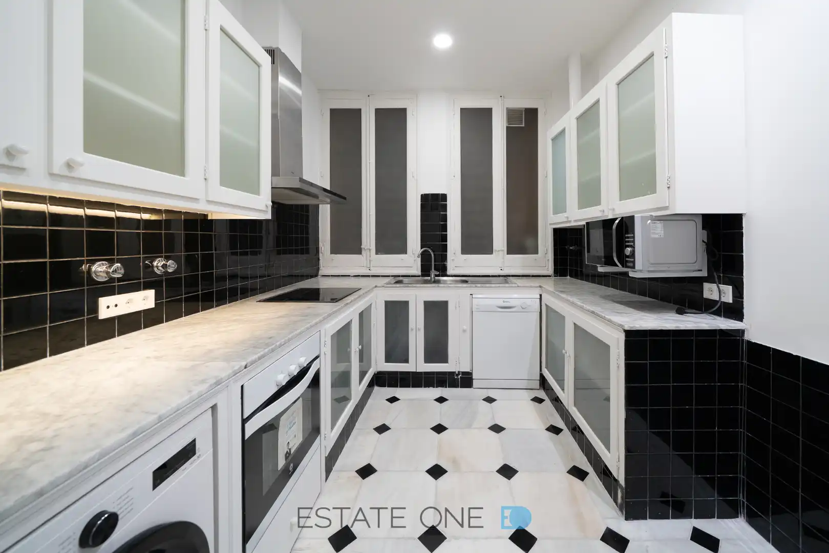 Ground floor for rent in Calle de Lope de Vega, Cortes - Huertas