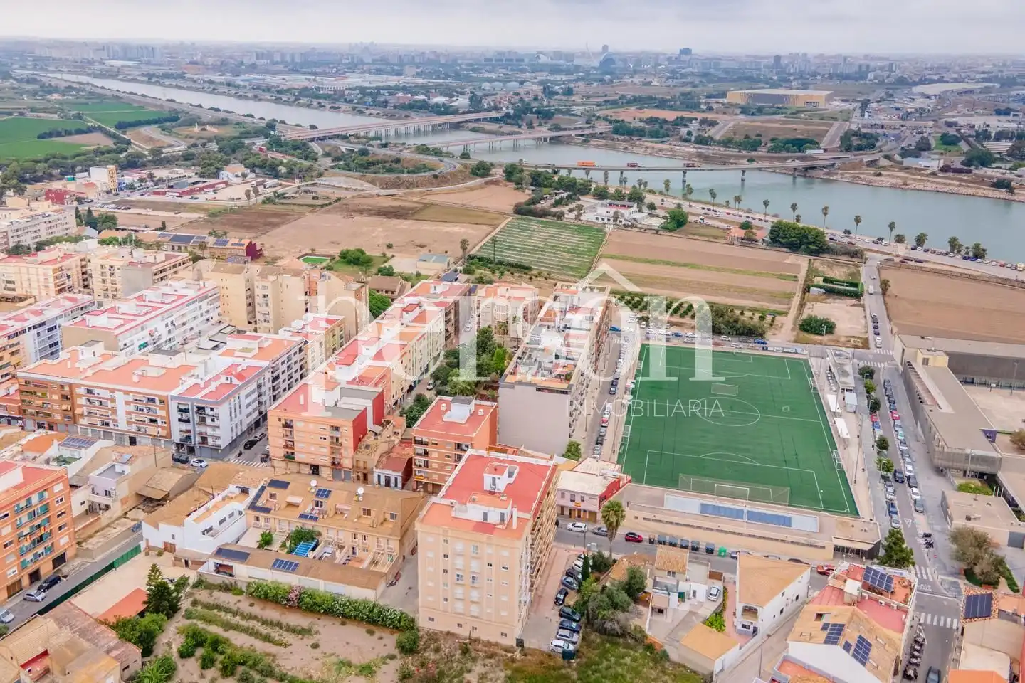 Vista exterior de Casa o xalet en venda en Valencia amb Aire condicionat, Terrassa i Traster