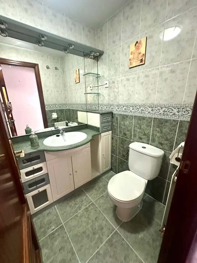 Bathroom of Flat for sale in Barakaldo   with Heating, Storage room and Furnished