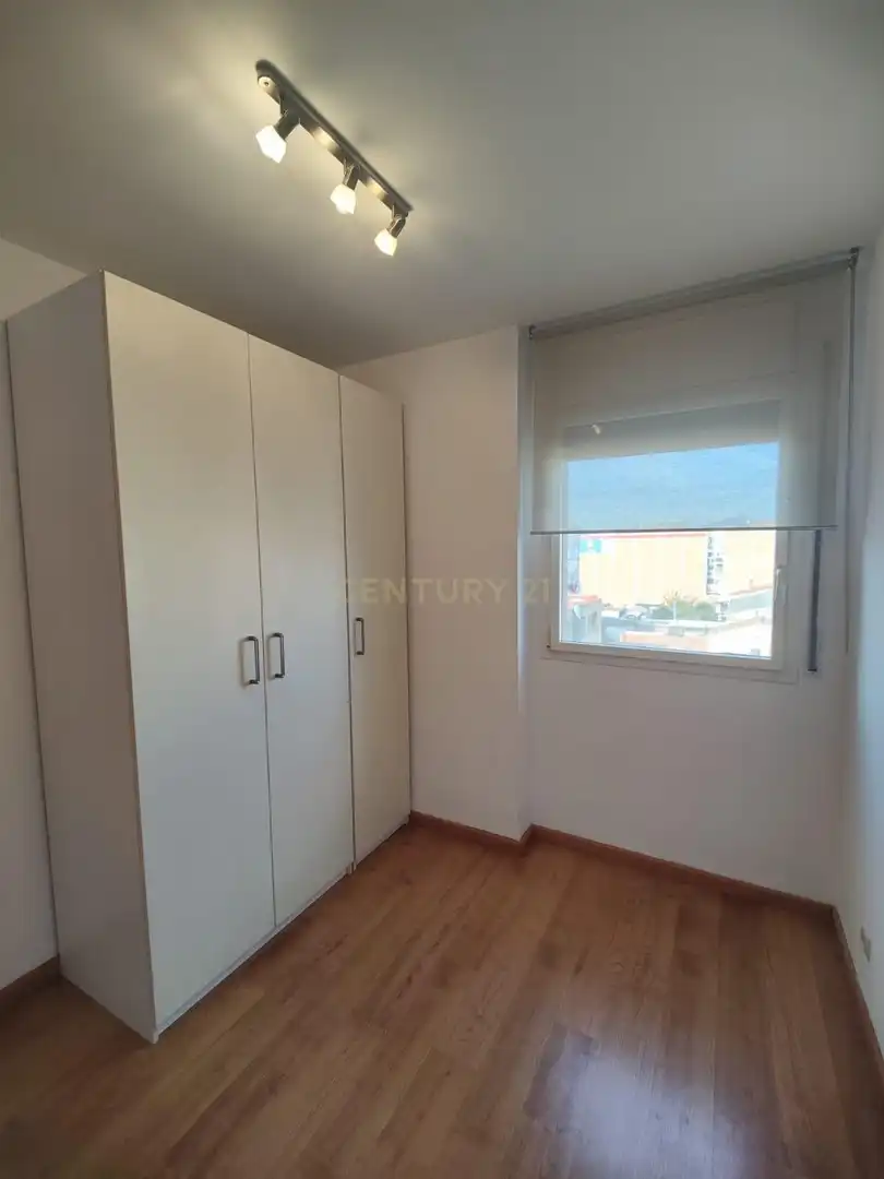 Habitación de Piso en venta en Cerdanyola del Vallès con Aire acondicionado y Horno