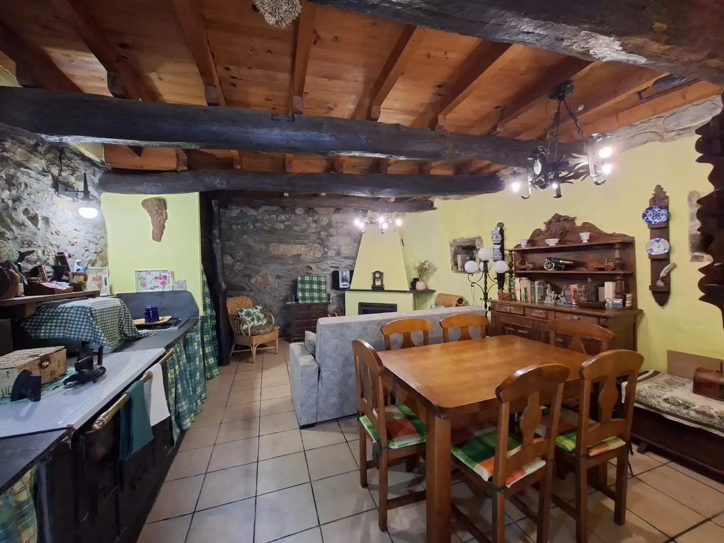 Cuina de Finca rústica en venda en Borrenes amb Terrassa i Balcó
