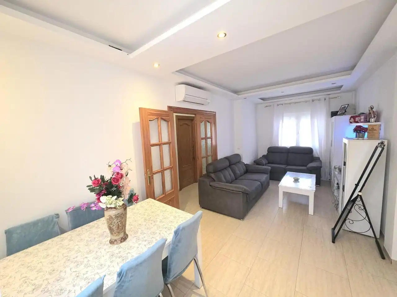 Sala d'estar de Casa adosada en venda en Antas amb Aire condicionat, Terrassa i Piscina