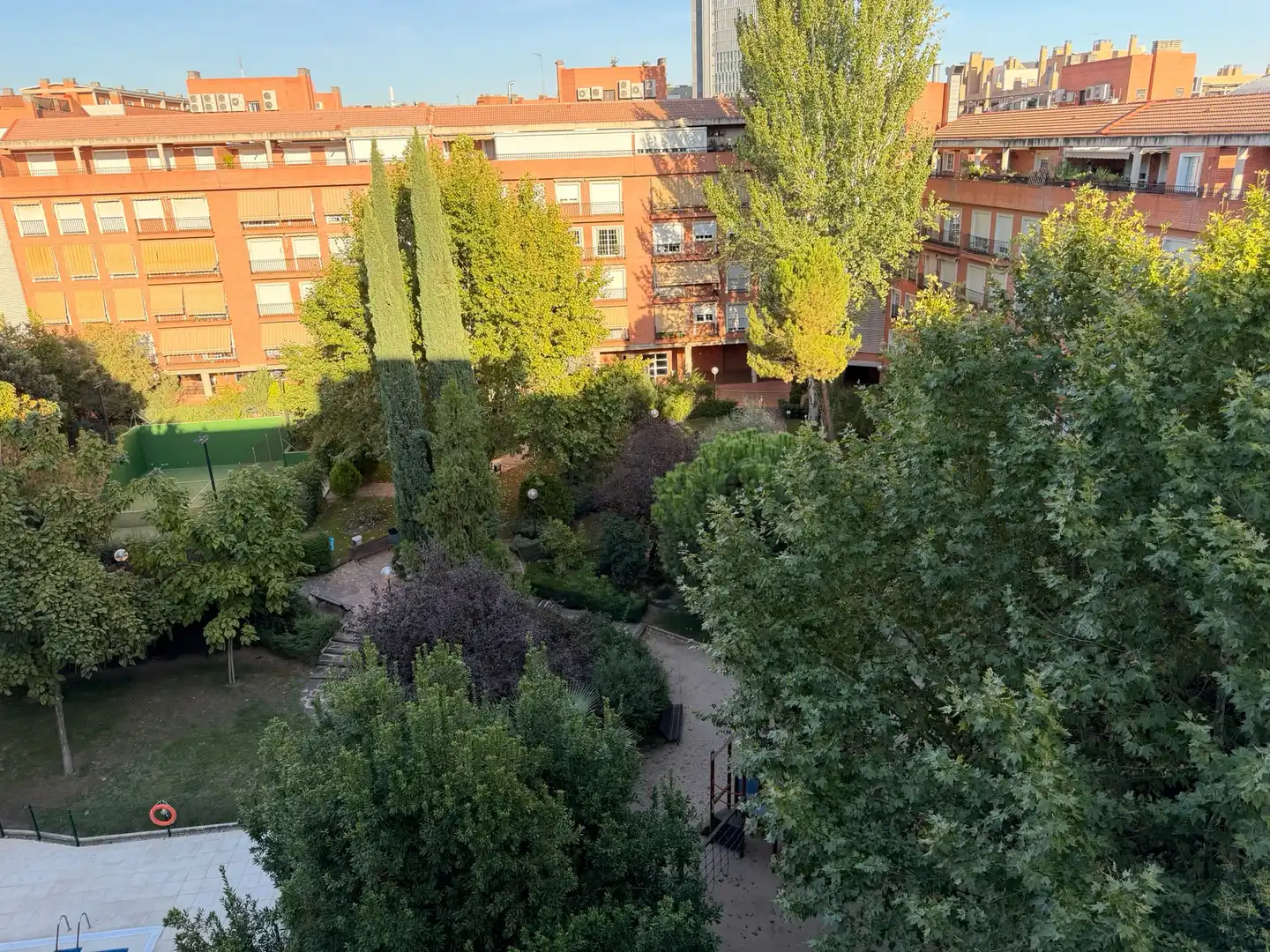 Jardín de Ático en venta en Madrid con Terraza, Trastero y Piscina