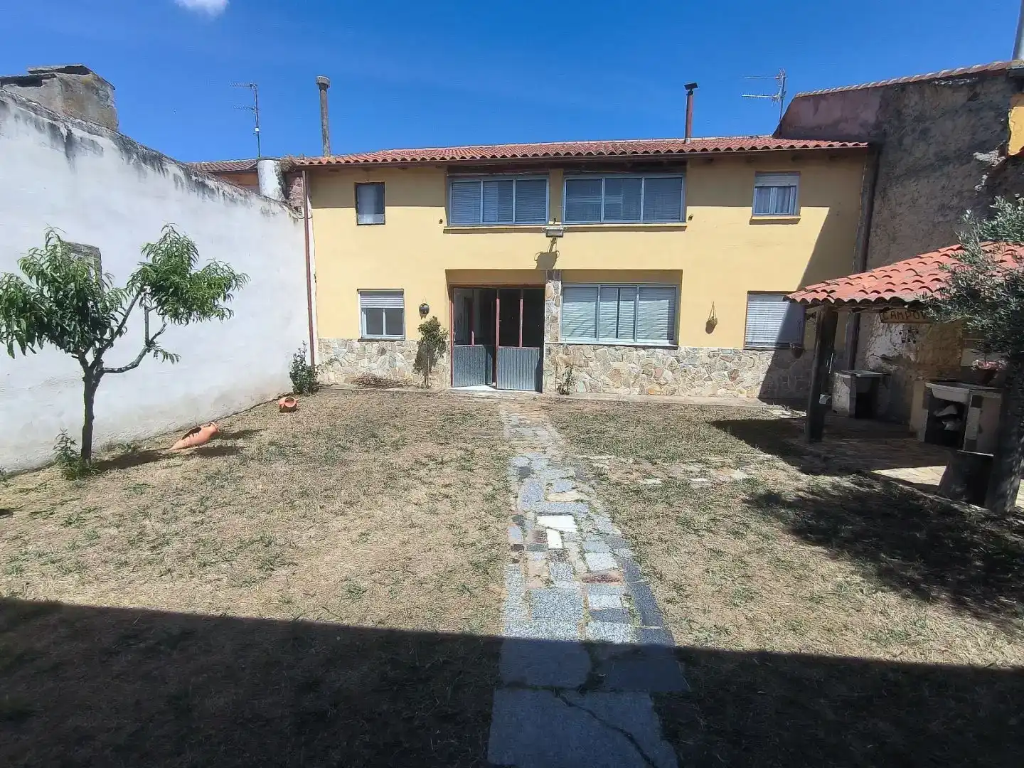 Casa adosada en venda a Calle Máximo Casado Carrera, 6, Santa Elena de Jamuz