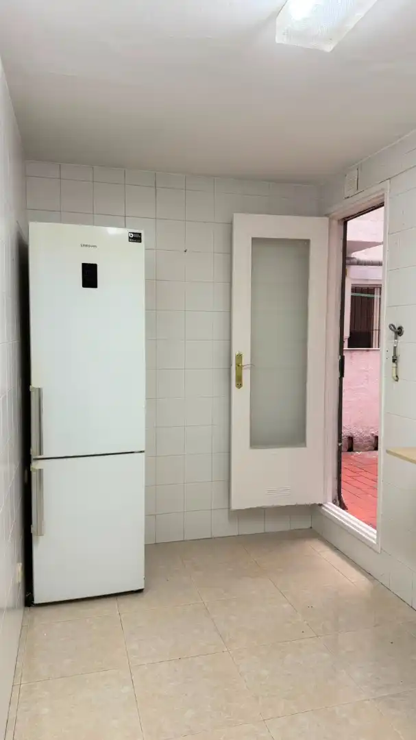 Piso con ascensor en venta en Carrer de la Indústria, imagen 4