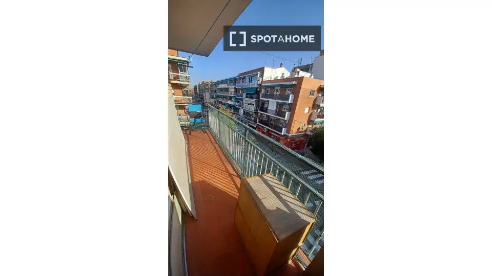 Terrassa de Pis per a compartir en Madrid amb Aire condicionat, Calefacció i Terrassa