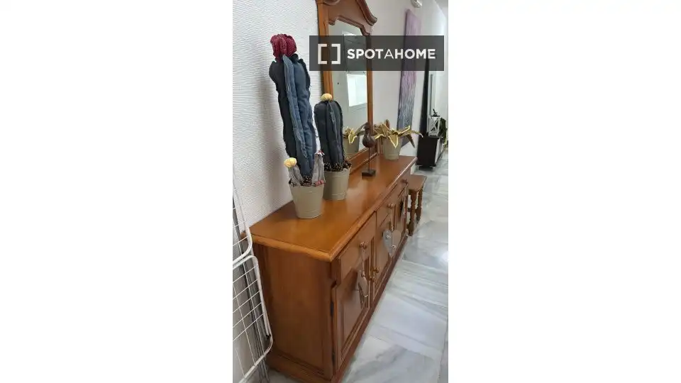 Dormitori de Apartament per a compartir en Málaga amb Aire condicionat, Terrassa i Moblat