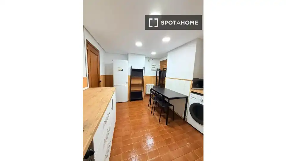Exterior view of Flat for rent in Madrid  with Air Conditioner, Heating and Furnished